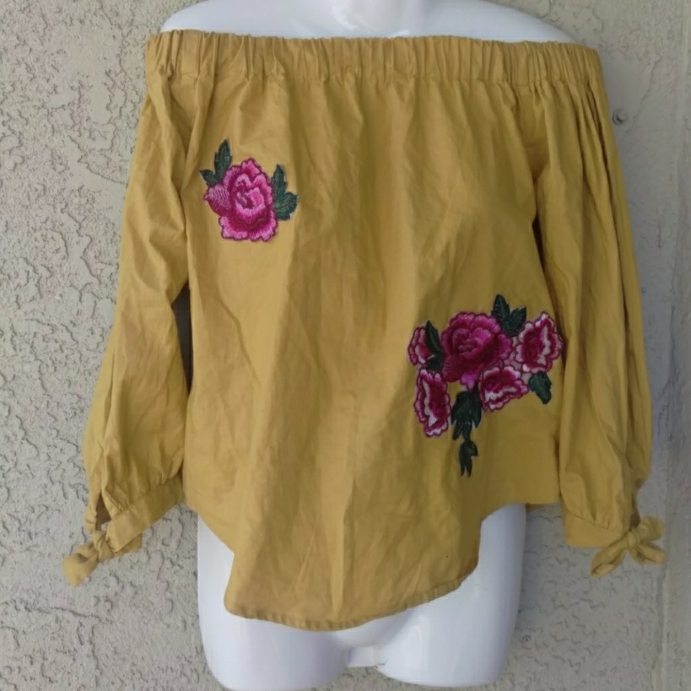 Stylehouse gold flower off the shoulder top blouse
